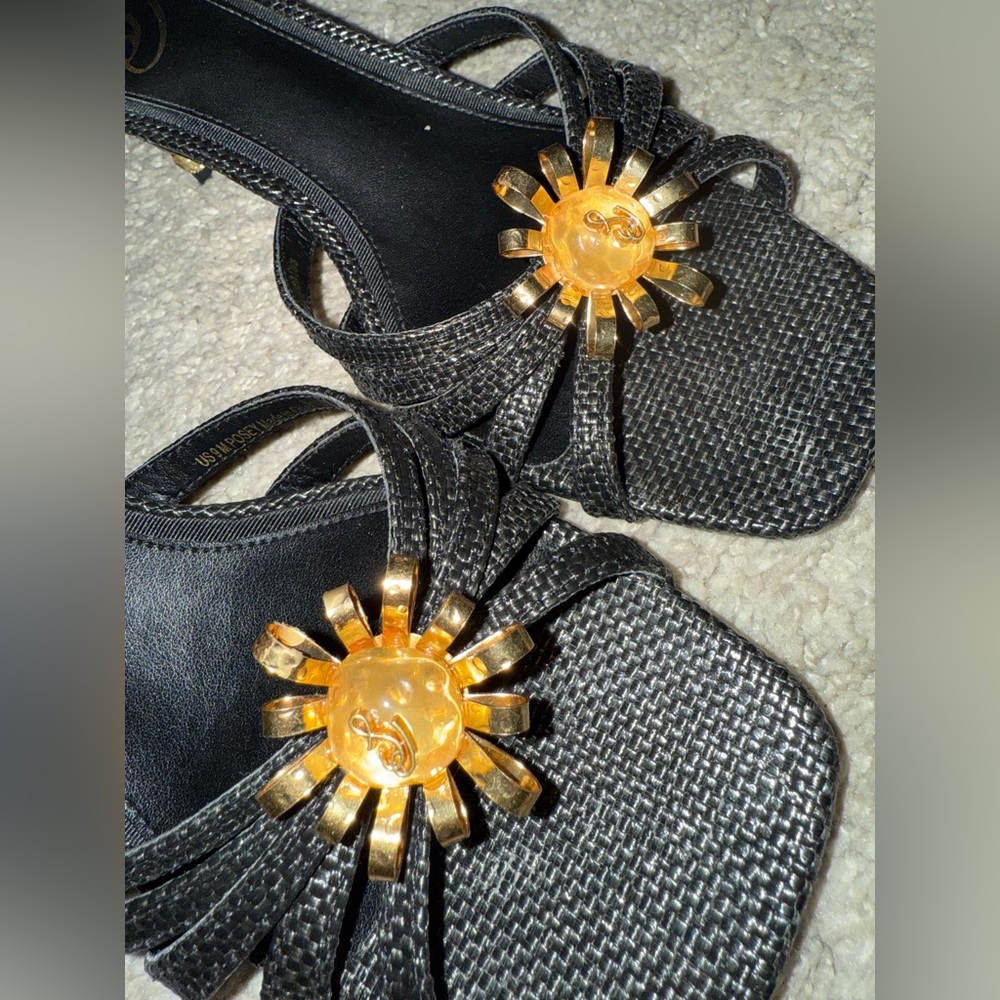 Elegant Black and Gold Women's sandals